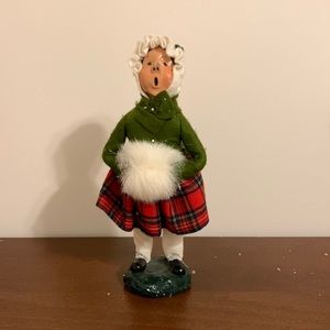 Vintage~Byers Choice ~The Carolers~Girl With White Muff~1983~10”